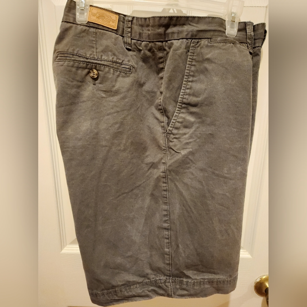 Boston Traders Size Waist 40" Gray Cargo Shorts 10" Inseam